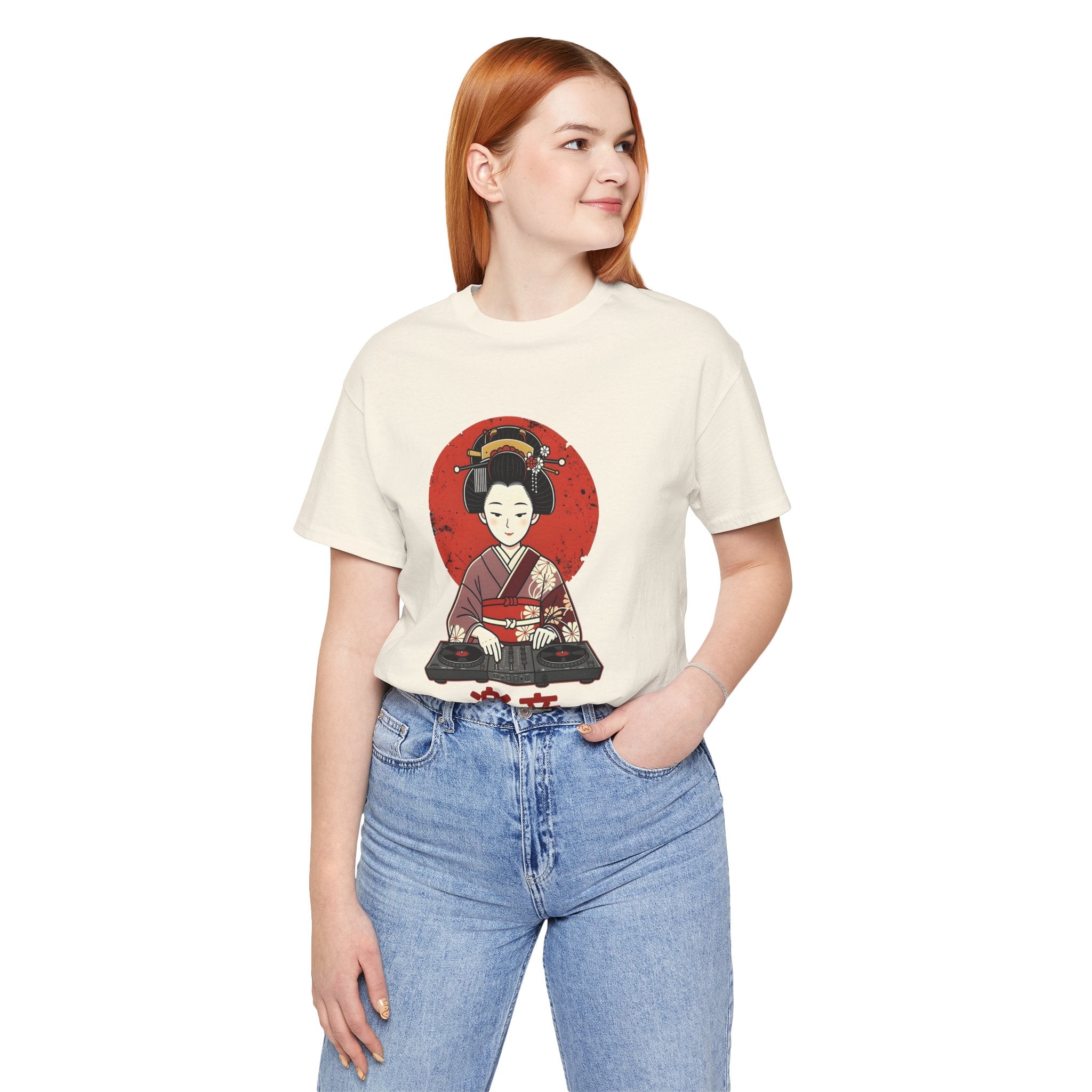 Geisha DJ T-Shirt — Japanese Vinyl Turntable Tee with '楽音' (Music) Design