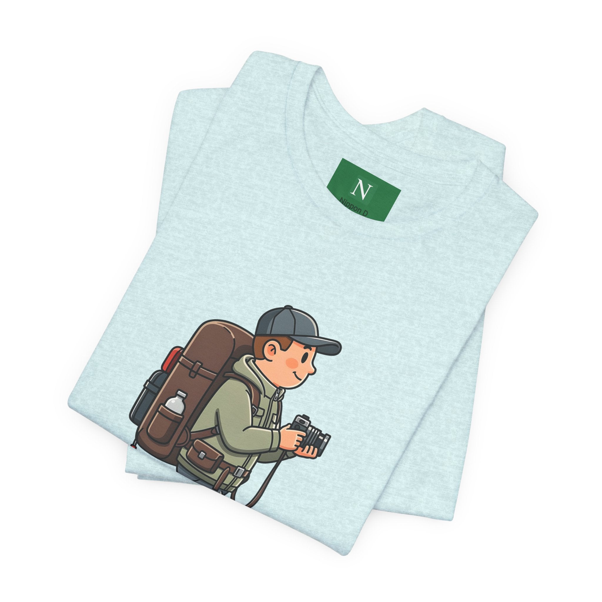 Adventure Photographer Tee — Japanese “外へ行こう” Hiker Graphic T-Shirt