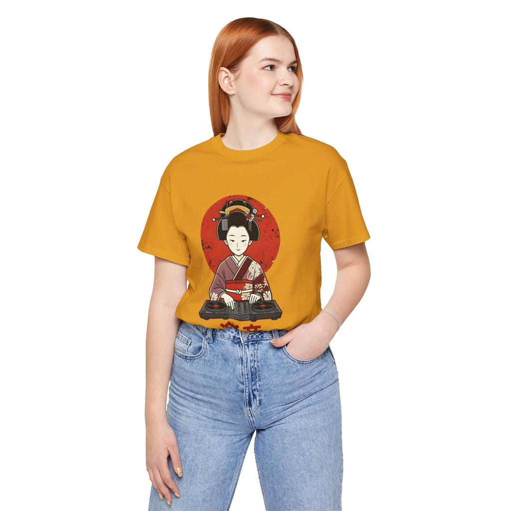 Geisha DJ T-Shirt — Japanese Vinyl Turntable Tee with '楽音' (Music) Design