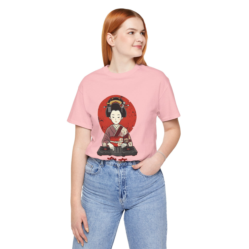 Geisha DJ T-Shirt — Japanese Vinyl Turntable Tee with '楽音' (Music) Design