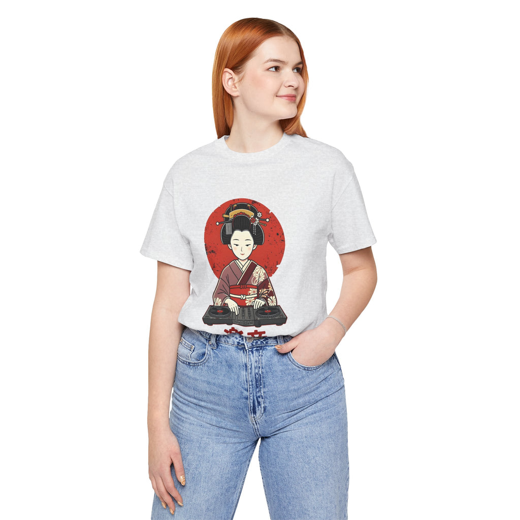 Geisha DJ T-Shirt — Japanese Vinyl Turntable Tee with '楽音' (Music) Design