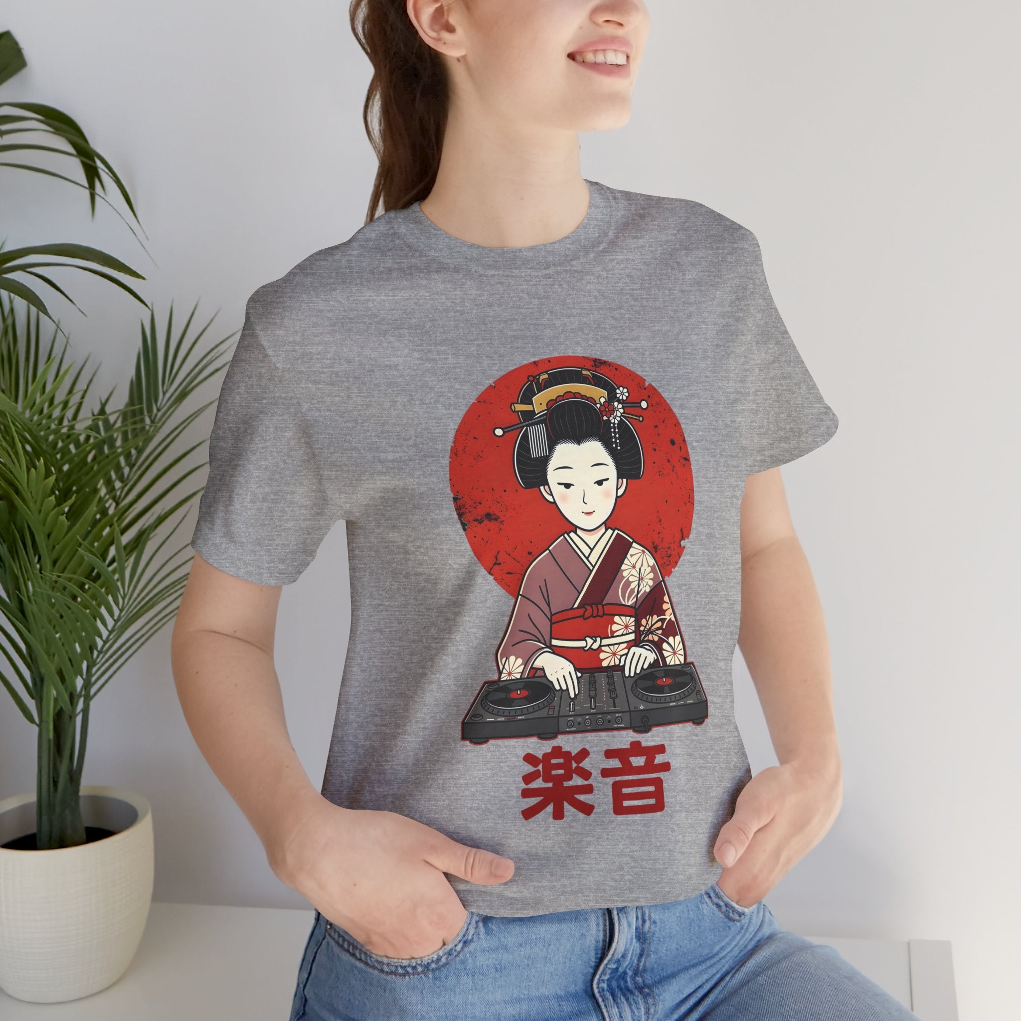 Geisha DJ T-Shirt — Japanese Vinyl Turntable Tee with '楽音' (Music) Design