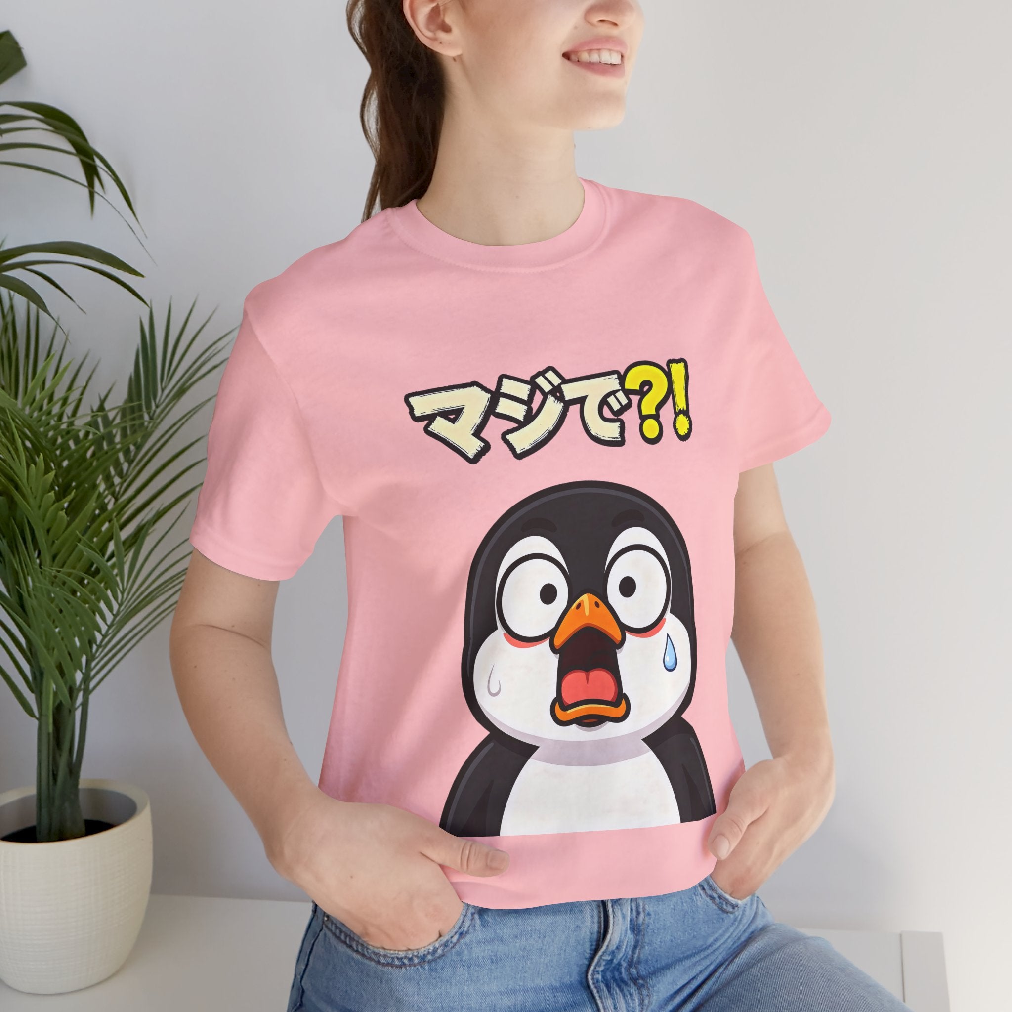 Shocked Penguin Tee — Japanese “マジで?!” Cute Anime-Style Graphic T-Shirt