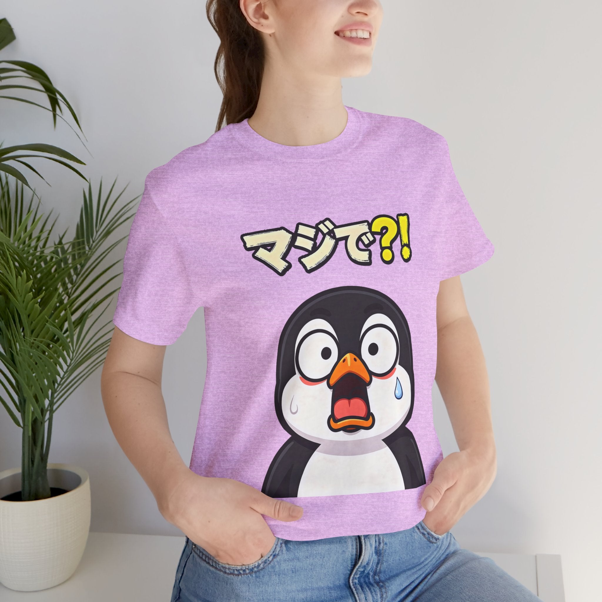 Shocked Penguin Tee — Japanese “マジで?!” Cute Anime-Style Graphic T-Shirt