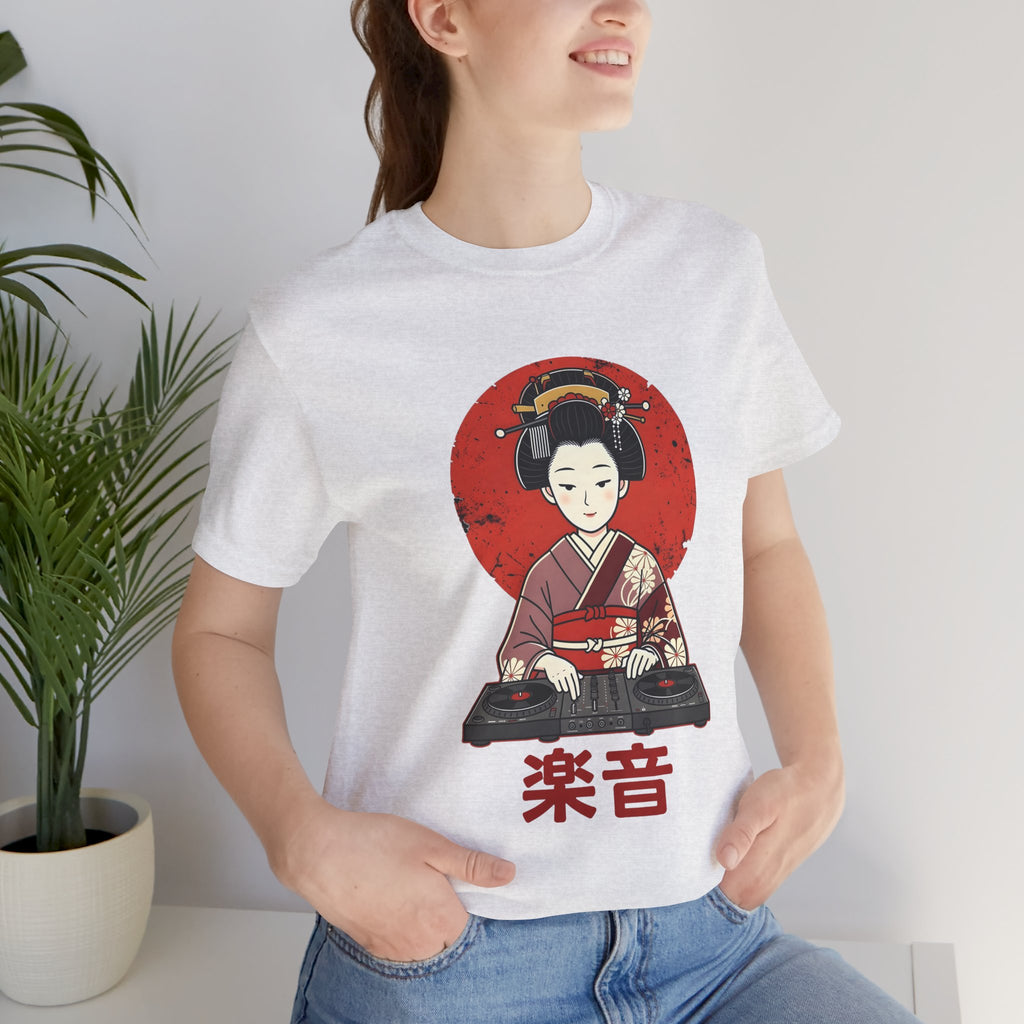 Geisha DJ T-Shirt — Japanese Vinyl Turntable Tee with '楽音' (Music) Design
